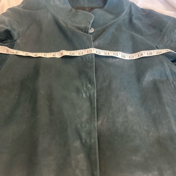 Women's Green Leather Jacket - Picture 11 of 11